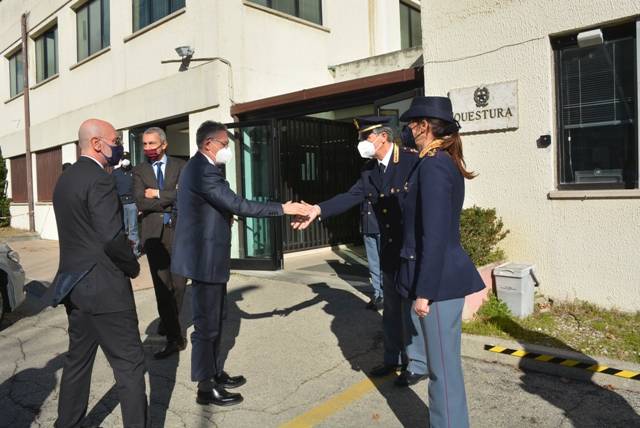 TERAMO, IL PREFETTO ZANNI IN VISITA ALLA QUESTURA