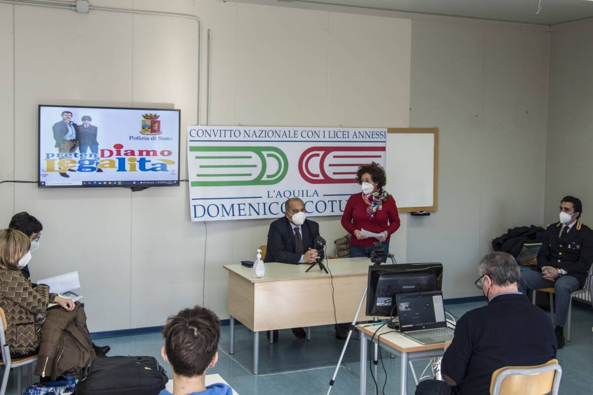 L’AQUILA, POLIZIA DI STATO: A SCUOLA TORNA IL PROGETTO “PRETENDIAMO LEGALITA'”