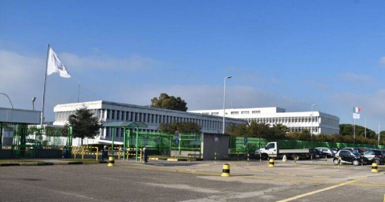 STELLANTIS: PROTESTA LAVORATORI DAVANTI ALLO STABILIMENTO DI TERMOLI