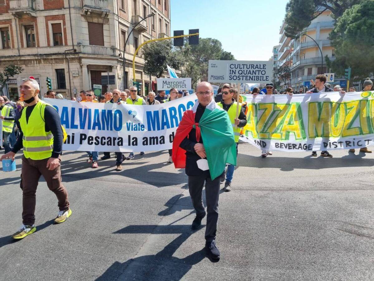 MANESTAZIONE VIALE MARCONI PESCARA: PETTINARI “AL FIANCO DEI CITTADINI”