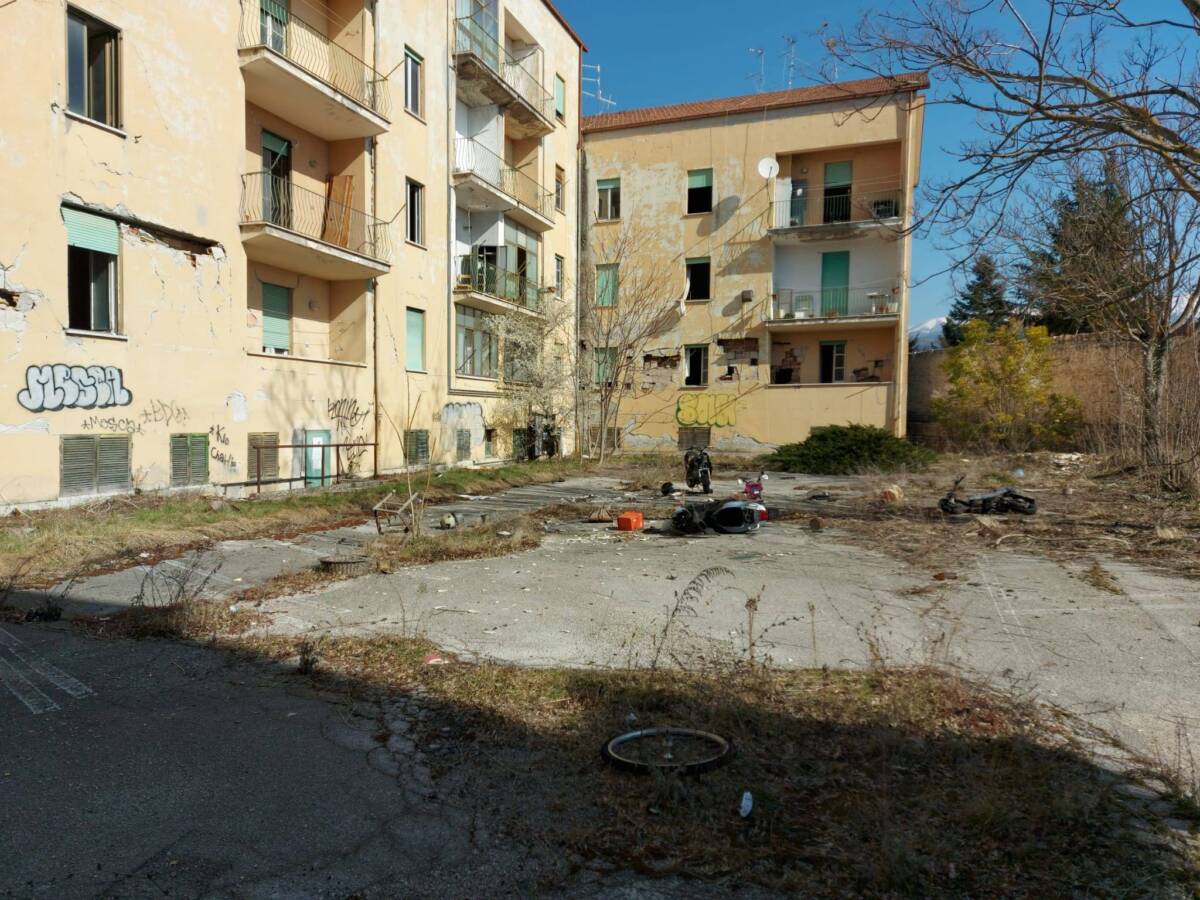 L’AQUILA: CONSEGNATI LAVORI PER DEMOLIZIONE PALAZZINE ATER DI PORTA LEONI