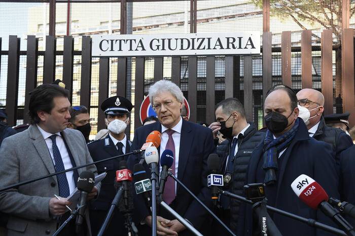 QUERELA AMBASCIATORE RUSSO A LA “STAMPA”: “CONSENTITO ACCERTARE RESPONSABILITA’ GIORNALISTA”