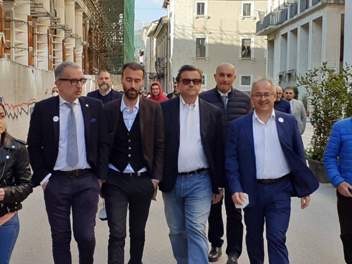 VOTO L’AQUILA, CALENDA: “A SINISTRA COALIZIONE DA RIFONDAZIONE A M5S, CENTRODESTRA A PEZZI OVUNQUE”