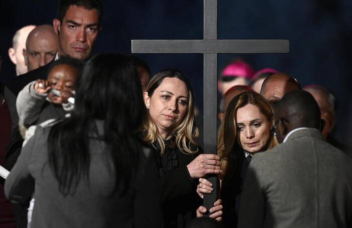 UCRAINA: IL GRIDO DEL PAPA NELLA VIA CRUCIS, “DISARMA LA MANO DI CHI UCCIDE”