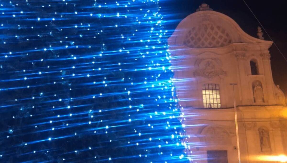L’AQUILA: IL 6 DICEMBRE ACCENSIONE DELL’ALBERO DI NATALE IN PIAZZA DUOMO