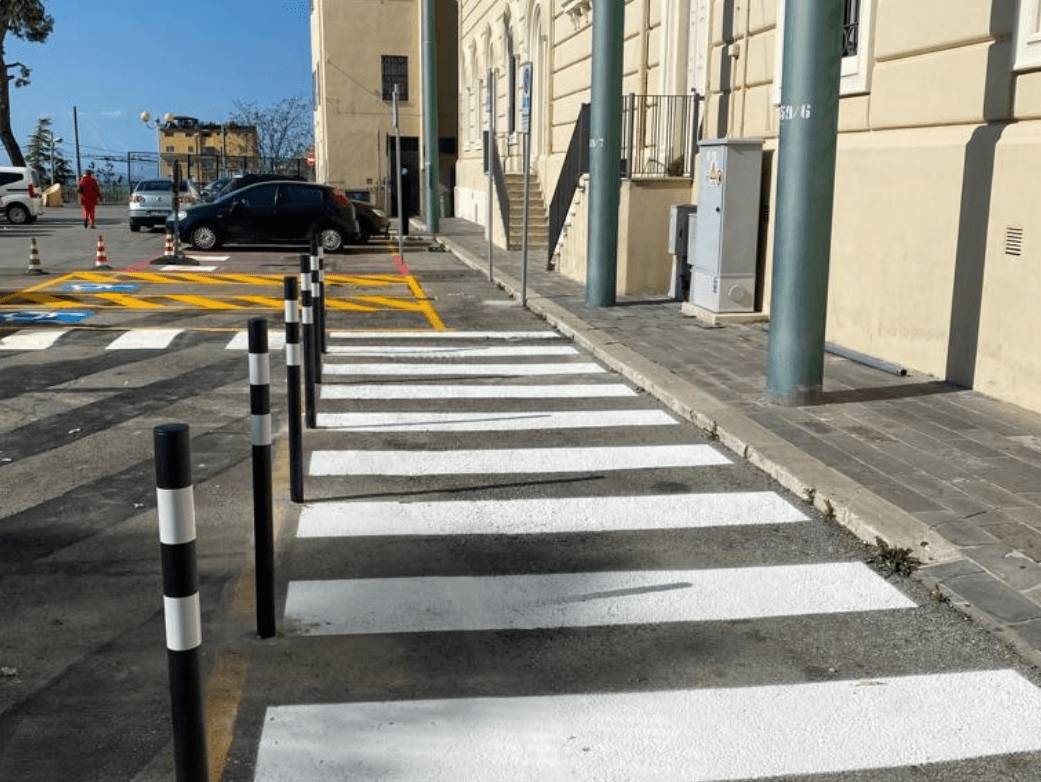 CHIETI, LARGO CAVALLERIZZA: PIAZZA E TRIBUNALE PIU’ ACCESSIBILI, 2 POSTI DISABILI E PERCORSO SICURO
