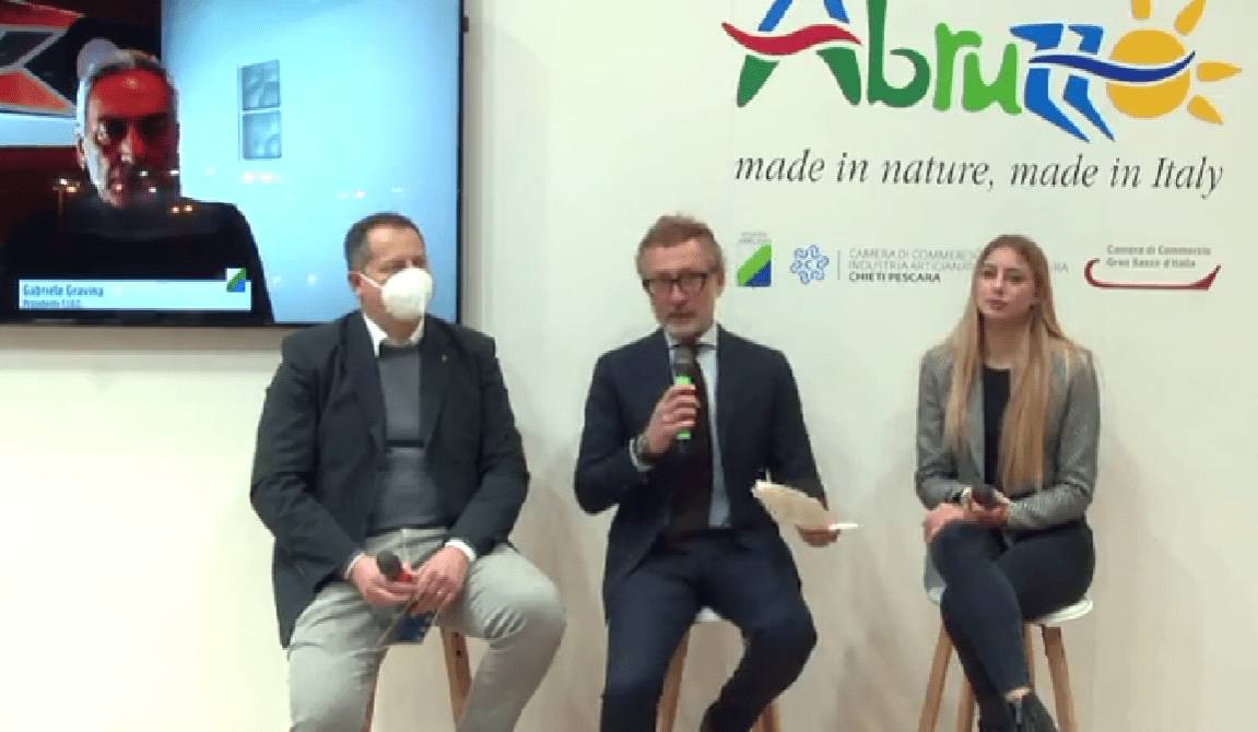 BIT: I CAMPIONI DELLO SPORT ALLO STAND ABRUZZO