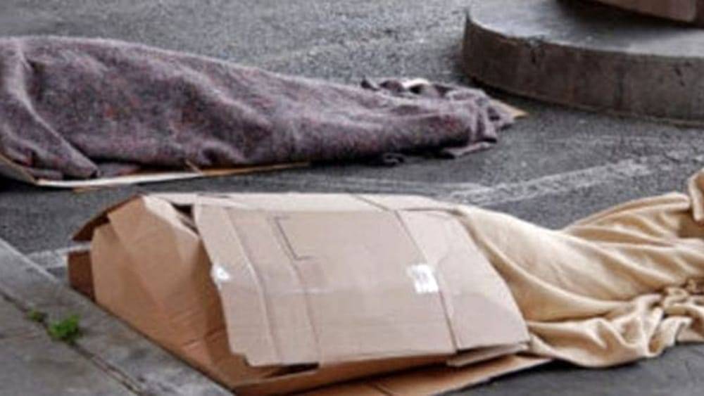 TERAMO: CLOCHARD SENZA GREEN PASS, NESSUNA STRUTTURA LO OSPITA