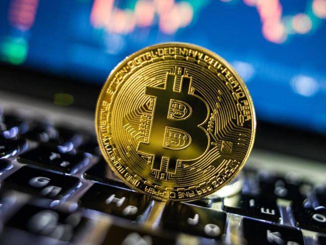 “BLOCK-CHAIN”, RICICLAGGIO INTERNAZIONALE: CONGELATI 3 MLN SU CONTO ESTERO IN CRIPTOVALUTA