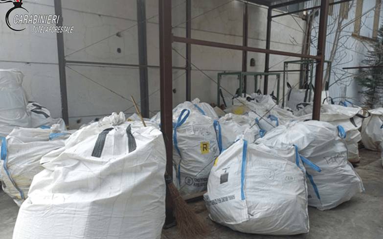SULMONA: SCOPERTO DEPOSITO INCONTROLLATO RIFIUTI, DENUNCIATI I RESPONSABILI