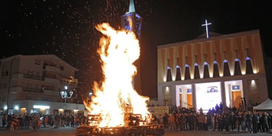 AVEZZANO, E’ LA NOTTE DEI FOCARACCI: L’ELENCO DEI FUOCHI IN ONORE DELLA MADONNA DI PIETRAQUARIA