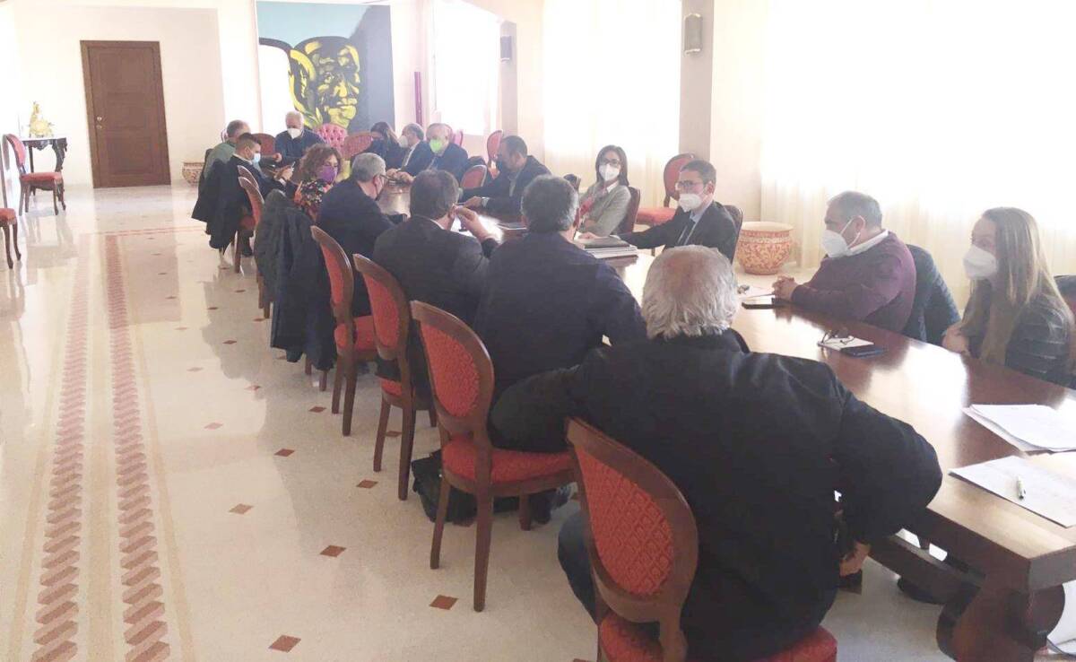 TAVOLO EMERGENZA FUCINO, SIGLATO PROTOCOLLO D’INTESA PER CONTRASTARE LA SICCITA’