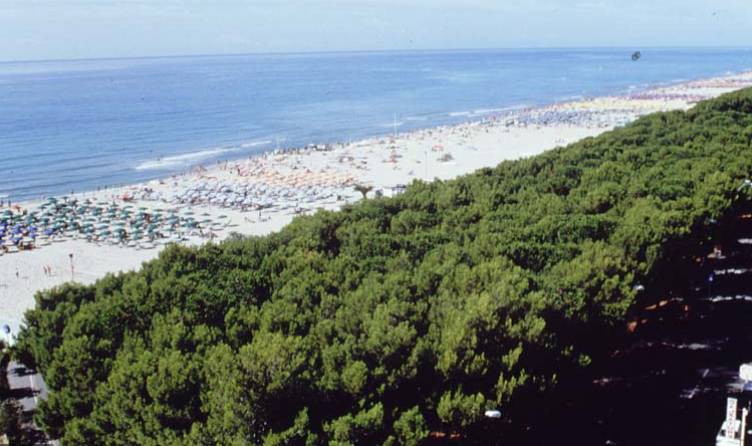 MARE PULITO E SPIAGGE ACCOGLIENTI: ALBA ADRIATICA DIVENTA LA 14ESIMA BANDIERA BLU ABRUZZESE