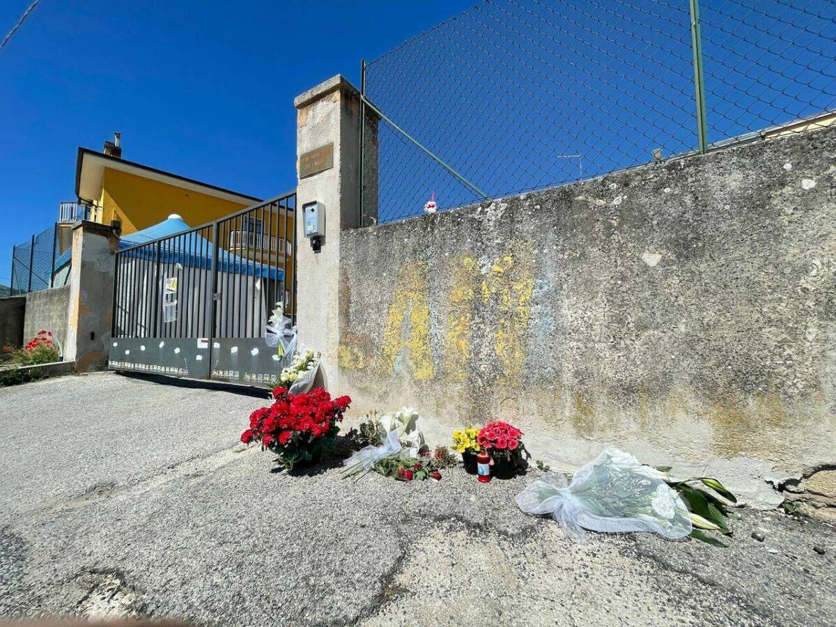 TRAGEDIA ASILO L’AQUILA: DOMANI ALLE 15.30 A COLLEMAGGIO IL FUNERALE DEL PICCOLO TOMMASO