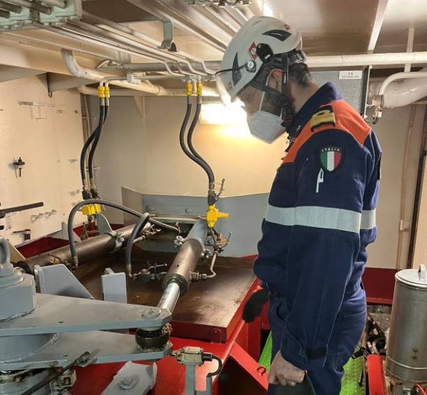 ORTONA: PRINCIPIO INCENDIO SU NAVE, ACCERTAMENTI SU EXPORT MATERIALI IN RUSSIA, VIETATO DA EMBARGO