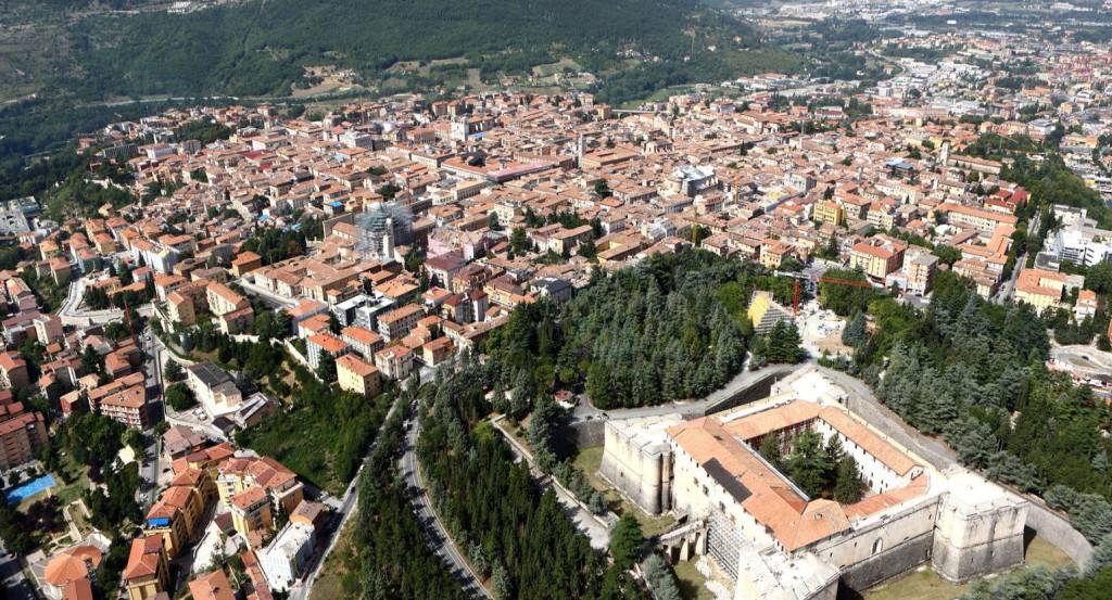 VOTO L’AQUILA: SONDAGGIO NOTO, BIONDI TRA 49 E 53%, PEZZOPANE 27-31,5%, DI BENEDETTO 16-20%