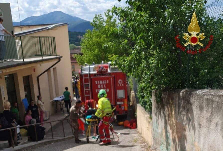 TRAGEDIA ASILO L’AQUILA, UNA MAESTRA: “HO VISTO I BAMBINI SOTTO ALLE RUOTE, NON LO SCORDERO’ MAI”