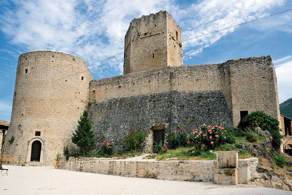 GIORNATA DIMORE STORICHE: IN ABRUZZO 27 LUOGHI APERTI