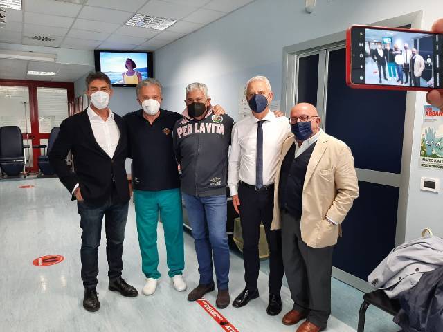 L’AQUILA: DONATE TRE POLTRONE PER SOMMINISTRARE ANTICORPI MONOCLONALI A PAZIENTI COVID
