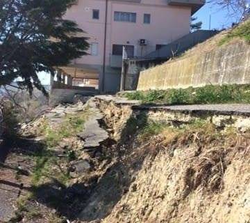 ATRI: SARA’ DEMOLITO PALAZZO DANNEGGIATO E SIMBOLO DELLA FRANA DEL GENNAIO 2017