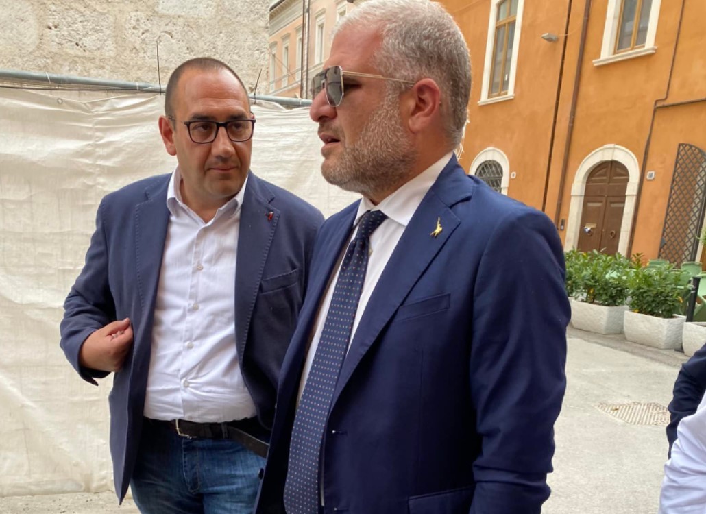 RIMOZIONE AMIANTO EDIFICI PUBBLICI, D’ERAMO E IMPRUDENTE: “UN MILIONE DI EURO A L’AQUILA”