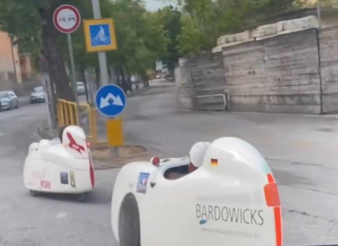L’AQUILA, IN CITTA’ ARRIVANO I VELOMOBILI