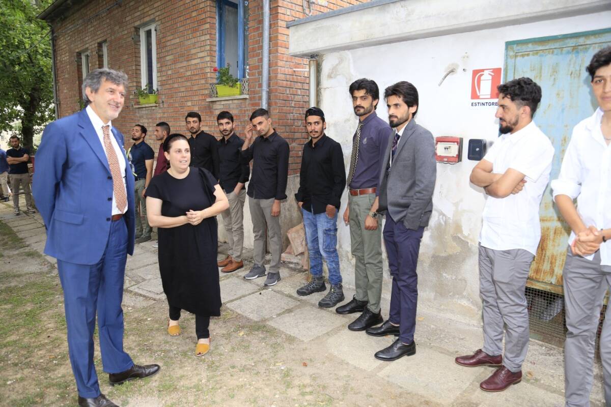 PROFUGHI AFGANI: MARSILIO VISITA CENTRO ACCOGLIENZA A ISOLA DEL GRAN SASSO