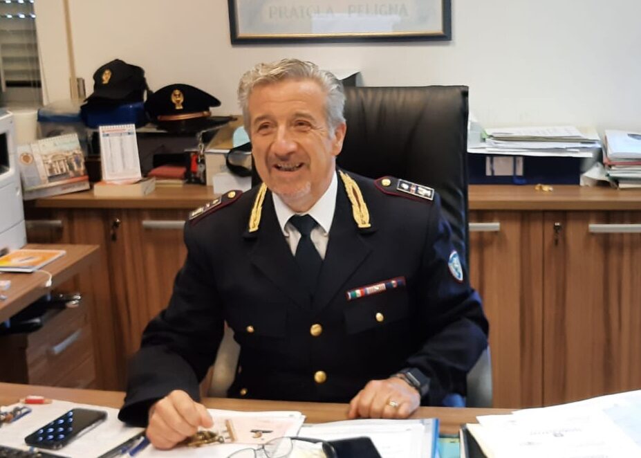 POLIZIA: DOPO 36 ANNI DI SERVIZIO A PRATOLA PELIGNA, IN PENSIONE IL COMANDANTE MARCELLO ROSELLI