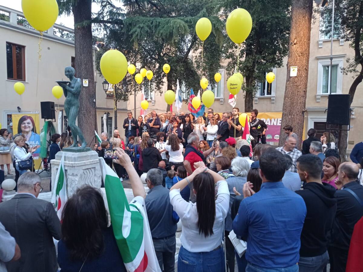 VOTO L’AQUILA, PEZZOPANE CHIUDE CAMPAGNA ELETTORALE: “FORTE E LIBERA”