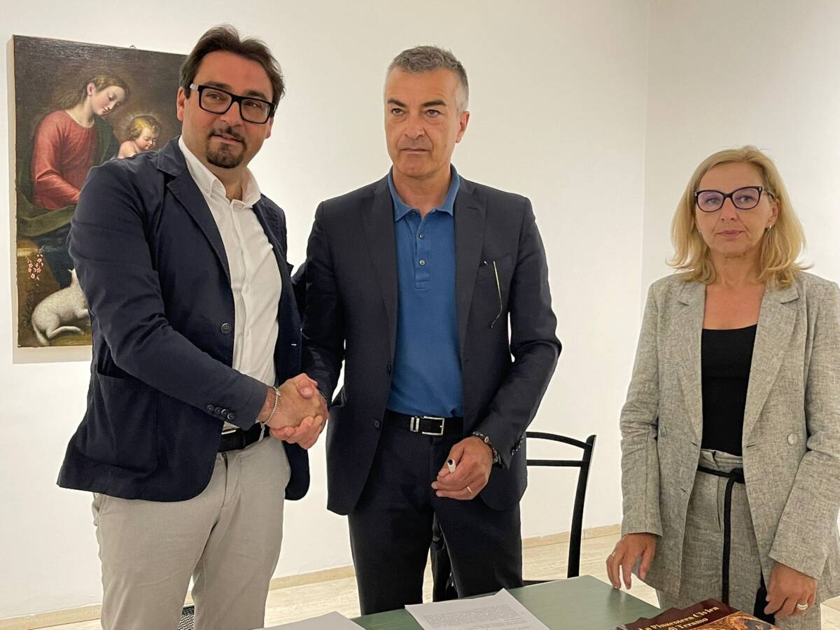 COMUNICAZIONE E UFFICI STAMPA, SIGLATO PROTOCOLLO ANCI ABRUZZO E SGA-FNSI
