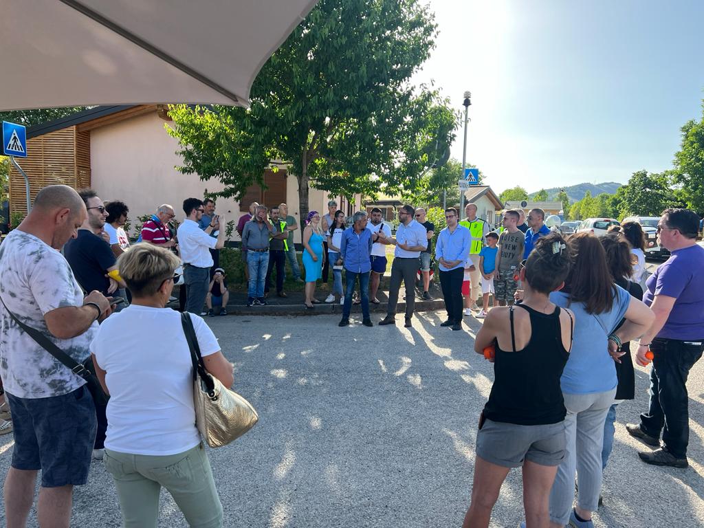 VOTO L’AQUILA: ON VAN DI BIONDI FA TAPPA NELLA FRAZIONE DI ONNA