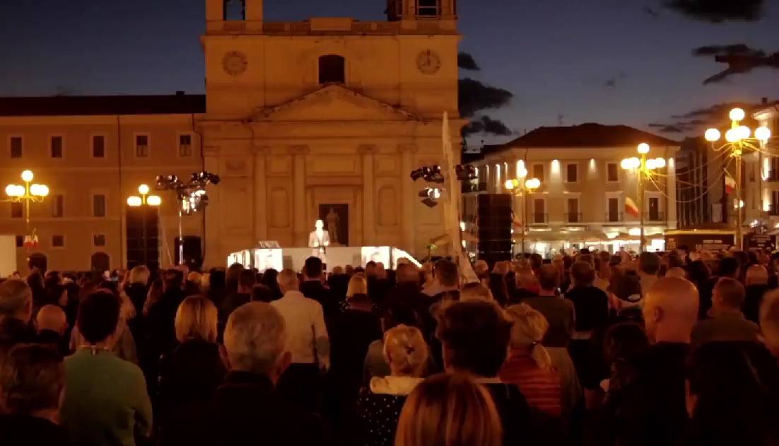 VOTO L’AQUILA, DI BENEDETTO CHIUDE CAMPAGNA ELETTORALE IN PIAZZA DUOMO: DIRETTA WEB