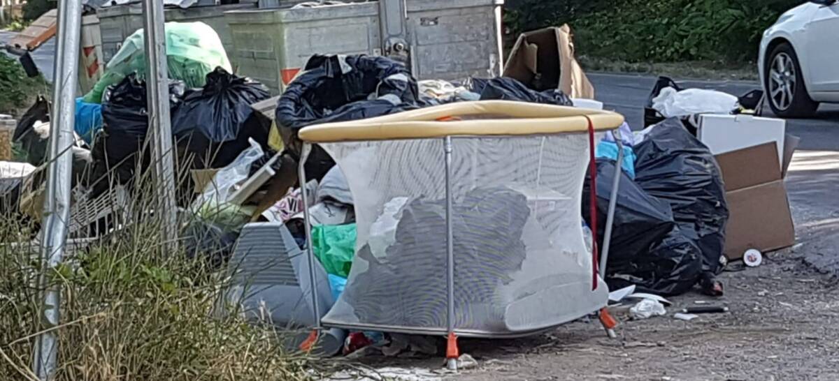 L’AQUILA: DISCARICA A CIELO APERTO ALLE PORTE DI MONTICCHIO, “TERRA DI NESSUNO, INTERVENIRE SUBITO!”