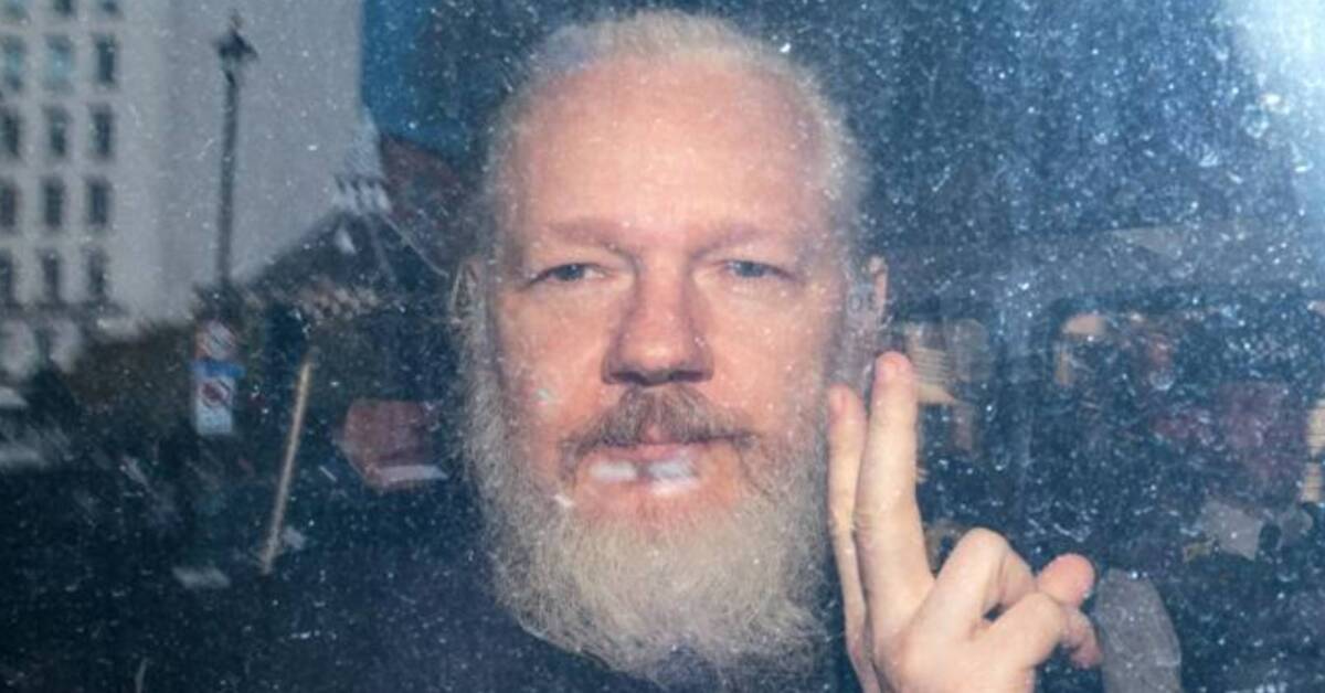 PESCARA: JULIAN ASSANGE CITTADINO ONORARIO, OK IN CONSIGLIO COMUNALE A ODG M5S