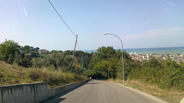 PESCARA COLLI: RESIDENTI DA ORE SENZA LUCE, “DISAGI QUOTIDIANI”. SANTILLI CHIEDE INTERVENTO ENEL