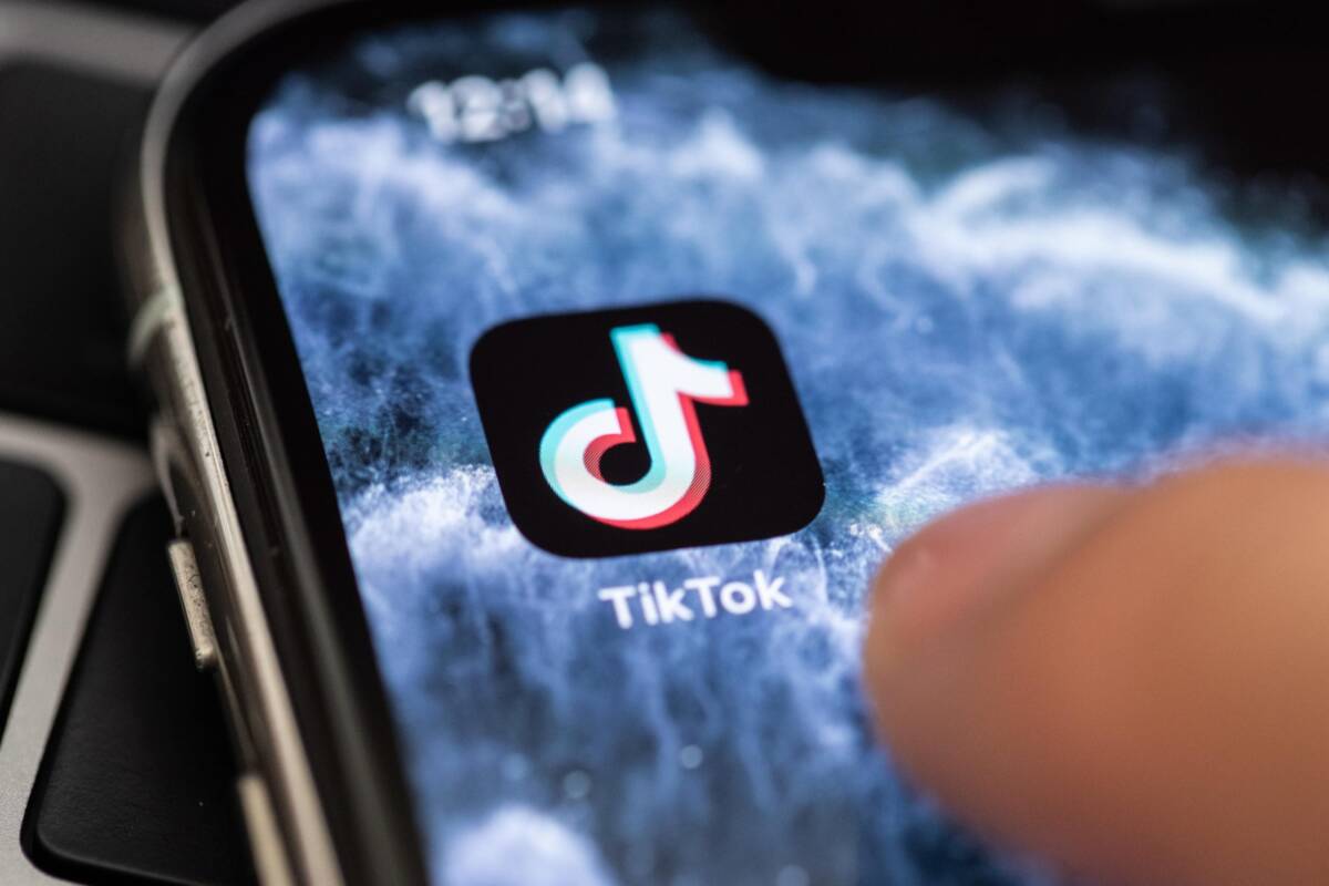 RUBANO AUTO E POSTANO VIDEO CON SOLDI SU TIKTOK: SEI ARRESTI