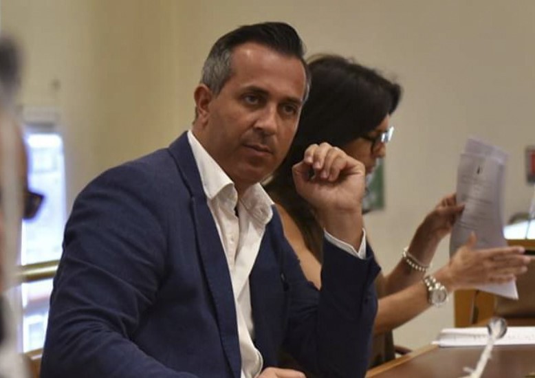 COMMISSIONE IMMIGRAZIONE, BORDATE D’ERAMO, “DI GIANVITTORIO SI DIMETTA, ASSORDANTE SILENZIO VA”