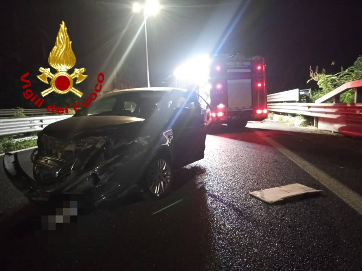 PESCARA: INCIDENTE NOTTURNO SULL’ASSE ATTREZZATO, TRE I FERITI