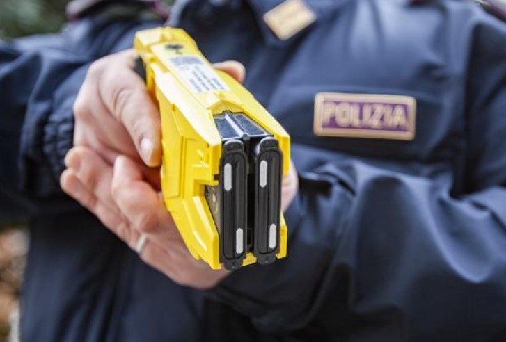 FDI PESCARA AD ACERBO (PRC): “TASER E’ STRUMENTO DI SICUREZZA, ERRATO CONDANNARNE L’USO”