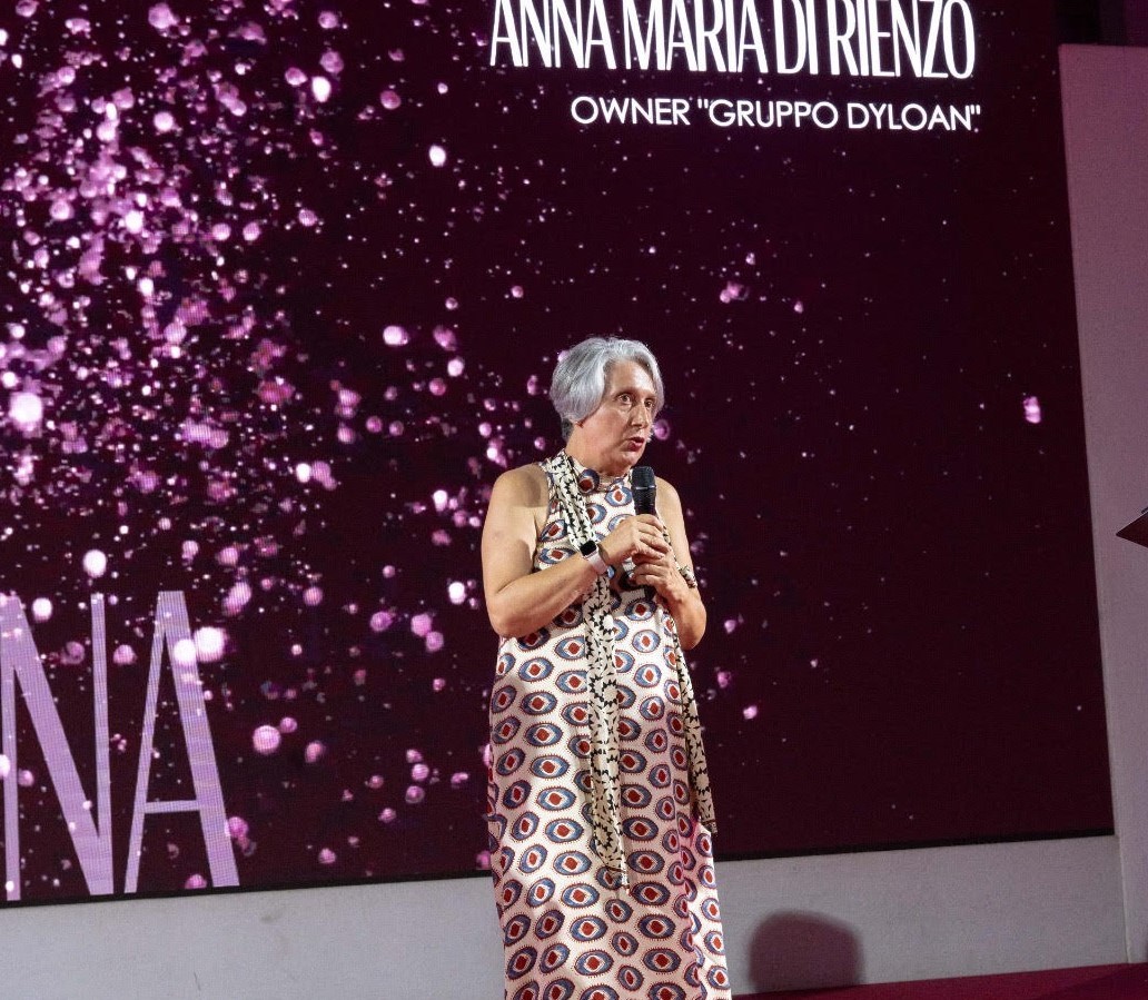 PREMIO PHENOMENA AD ANNA MARIA DI RIENZO, LA CEO DEL GRUPPO DYLOAN ANNUNCIA NUOVA ACQUISIZIONE