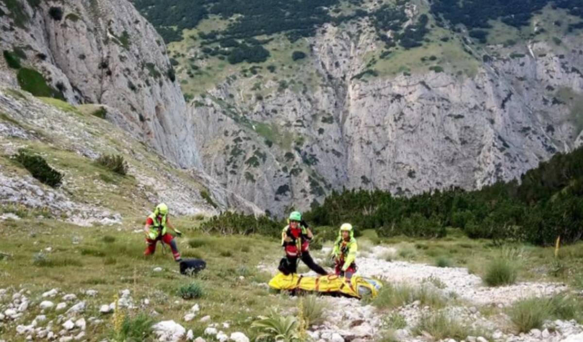 TRAGEDIA SULLA MAIELLA: UN VOLO DI 15 METRI PER RECUPERARE IL SUO CANE, MORTO ESCURSIONISTA
