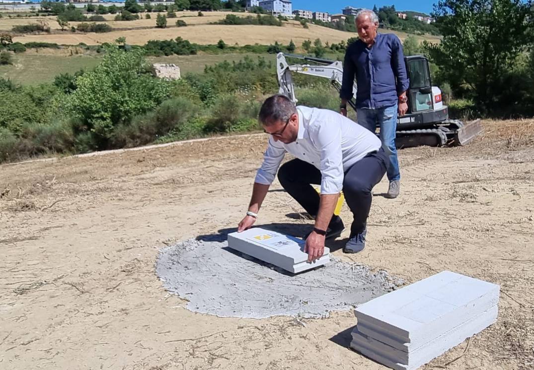 L’AQUILA: POSA DELLA PRIMA PIETRA DEL POLO SCOLASTICO GIGNANO-TORRETTA-SANT’ELIA