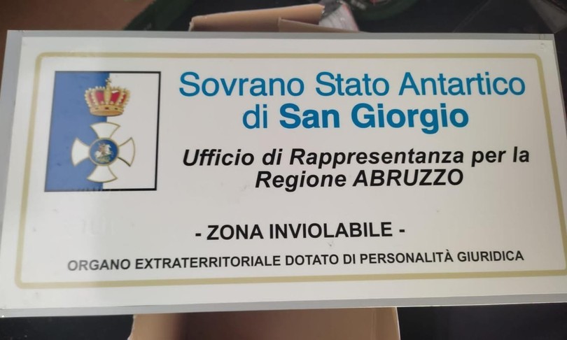 ARRESTI INCHIESTA STATO TEOCRATICO ANTARTICO: ASSOCIAZIONE DEMOS CACCIA COMMERCIALISTA GAMBINI