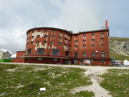 ALBERGO CAMPO IMPERATORE: ASSEGNATI LAVORI DA 3,8 MILIONI A F.LLI DI NARDO E SV EDIL