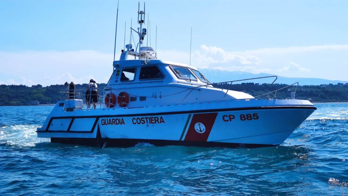 BARCA SI RIBALTA DURANTE PROVE MONDIALI DRIFTING, ILLESE PERSONE EQUIPAGGIO