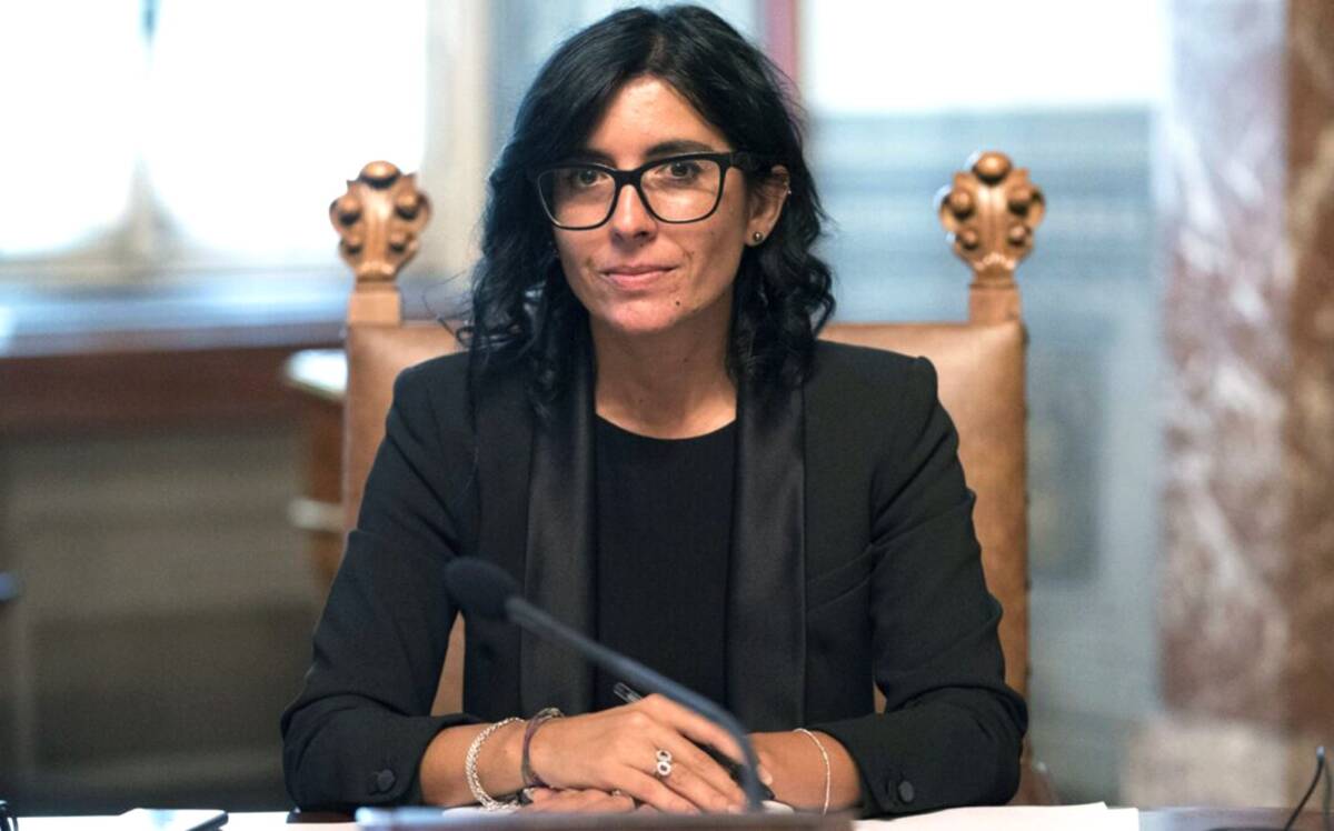 PARLAMENTARIE M5S: POLEMICHE PER PRESENZA PARENTI E PARTNER DI MINISTRI E ONOREVOLI USCENTI