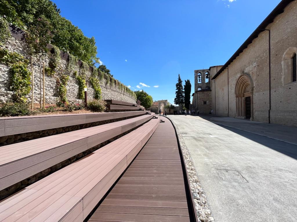 L’AQUILA: INAUGURATE LE GRADINATE DAVANTI LA PORTA SANTA DI COLLEMAGGIO