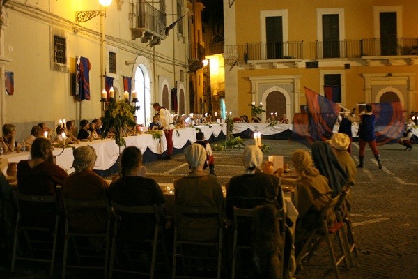 GIOSTRA CAVALLERESCA SULMONA: COVID FERMA LA PANARDA, RINVIO A 26 AGOSTO