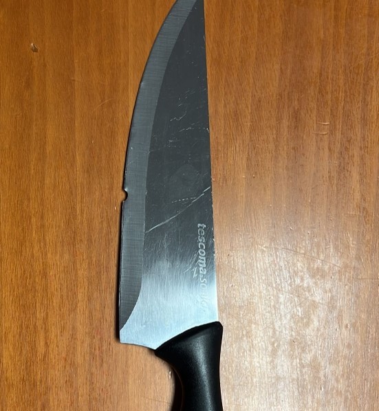 SPOLTORE: MINACCIA CON UN GROSSO COLTELLO I VICINI DI CASA, ARRESTO DEI CARABINIERI