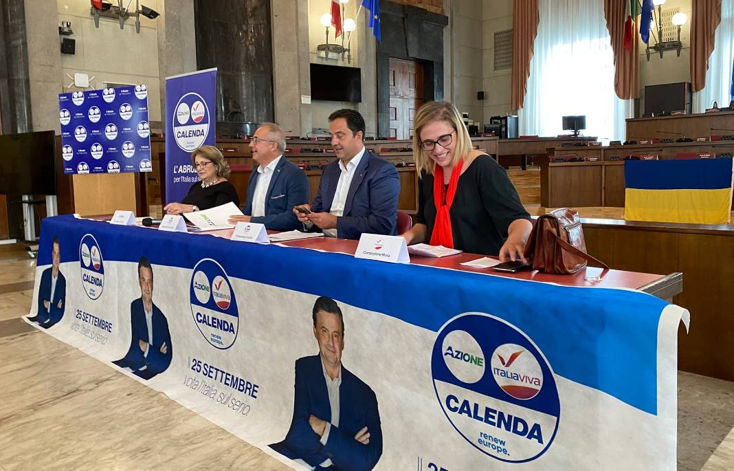 ELEZIONI, PRESENTATE LISTE TERZO POLO IV-AZIONE: “NOSTRO INGRESSO RIMETTE TUTTO IN DISCUSSIONE”
